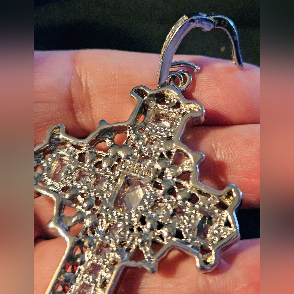 Cross Pendant - Picture 5 of 7